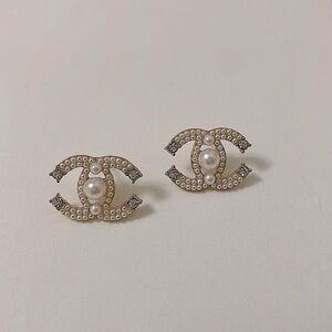 Luxury 3-Tiered Pearl Stud Earrings